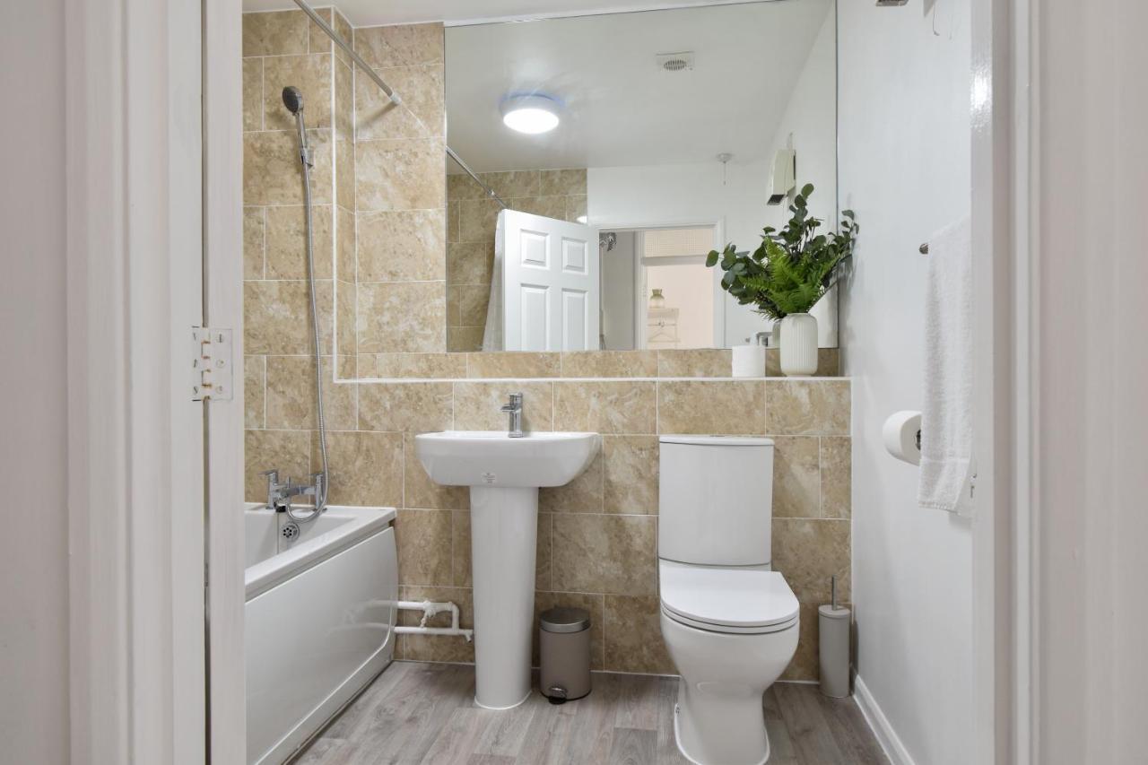Stylish One Bed Apartment Near Cotswolds Raf 카터턴 외부 사진