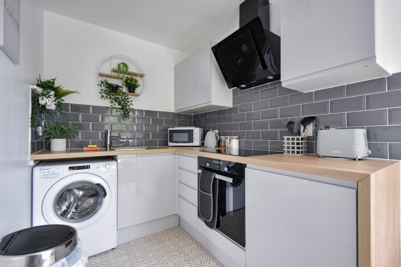 Stylish One Bed Apartment Near Cotswolds Raf 카터턴 외부 사진